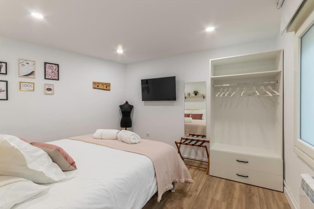 Apt In The Old Town With Cool Terrace!! Private Parking Bilbao Exteriör bild