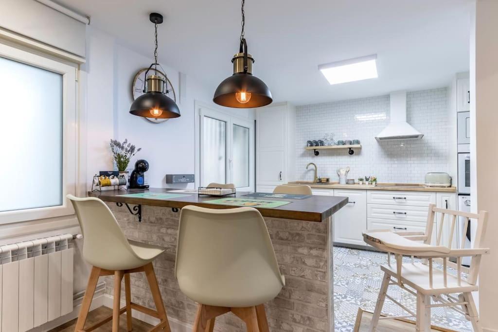 Apt In The Old Town With Cool Terrace!! Private Parking Bilbao Exteriör bild